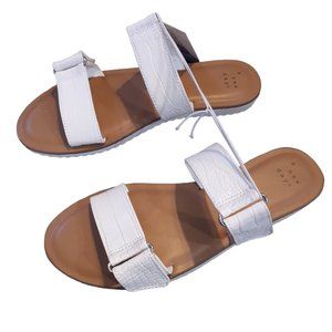 Sandalias blancas marca Illiana Sandals